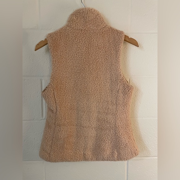 Patagonia Women's Los Gatos Fleece Vest - Picture 2 of 7